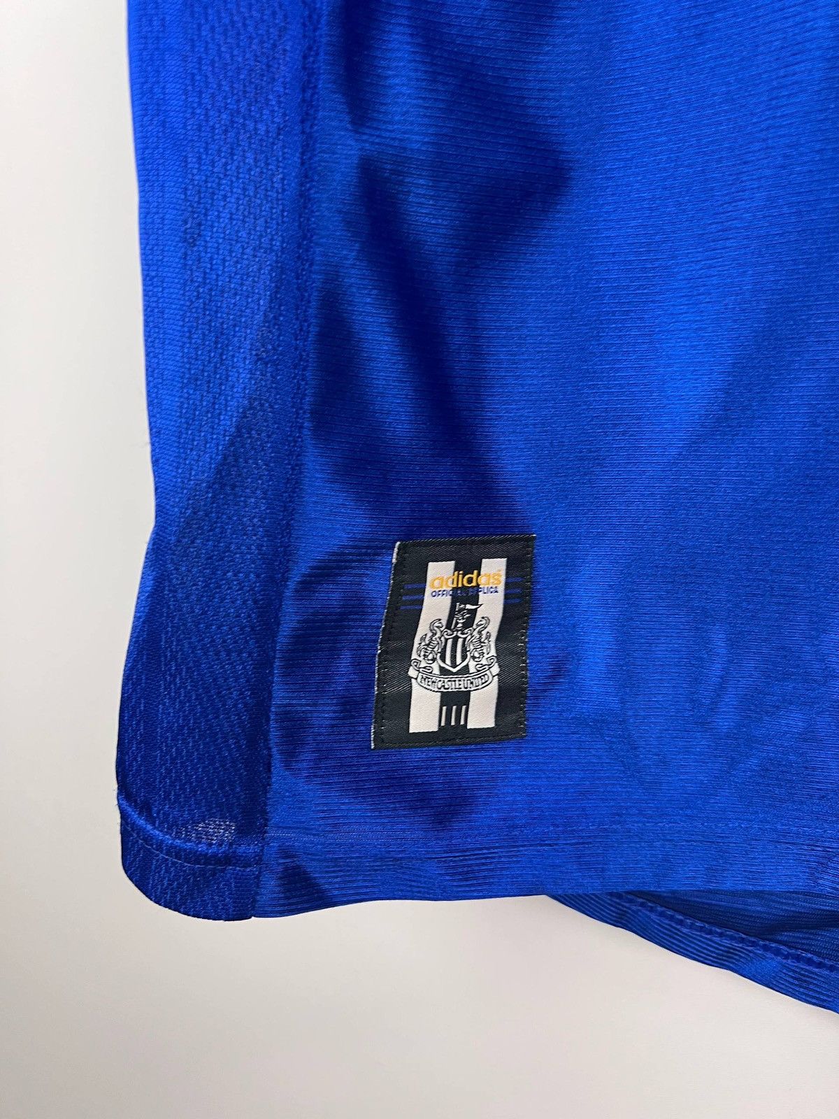 Adidas Newcastle United Adidas 1998/98 jersey size L Size US L / EU 52-54 / 3 - 3 Thumbnail