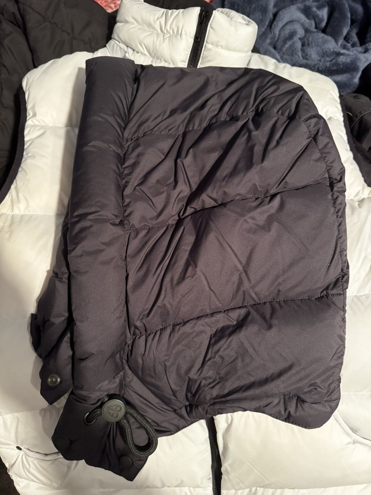 Moose Knuckles Men’s Moose Knuckles Puffer Vest, With Detachable Hood Size US L / EU 52-54 / 3 - 7 Thumbnail