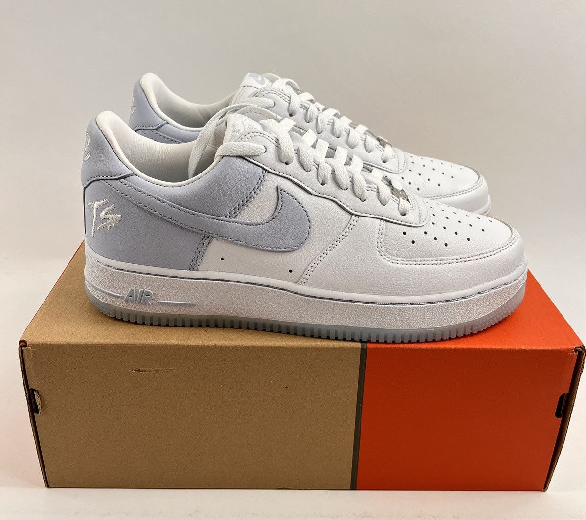 image of Nike Air Force 1 Low Qs Ts Ny Shoes in White, Men's (Size 9.5)