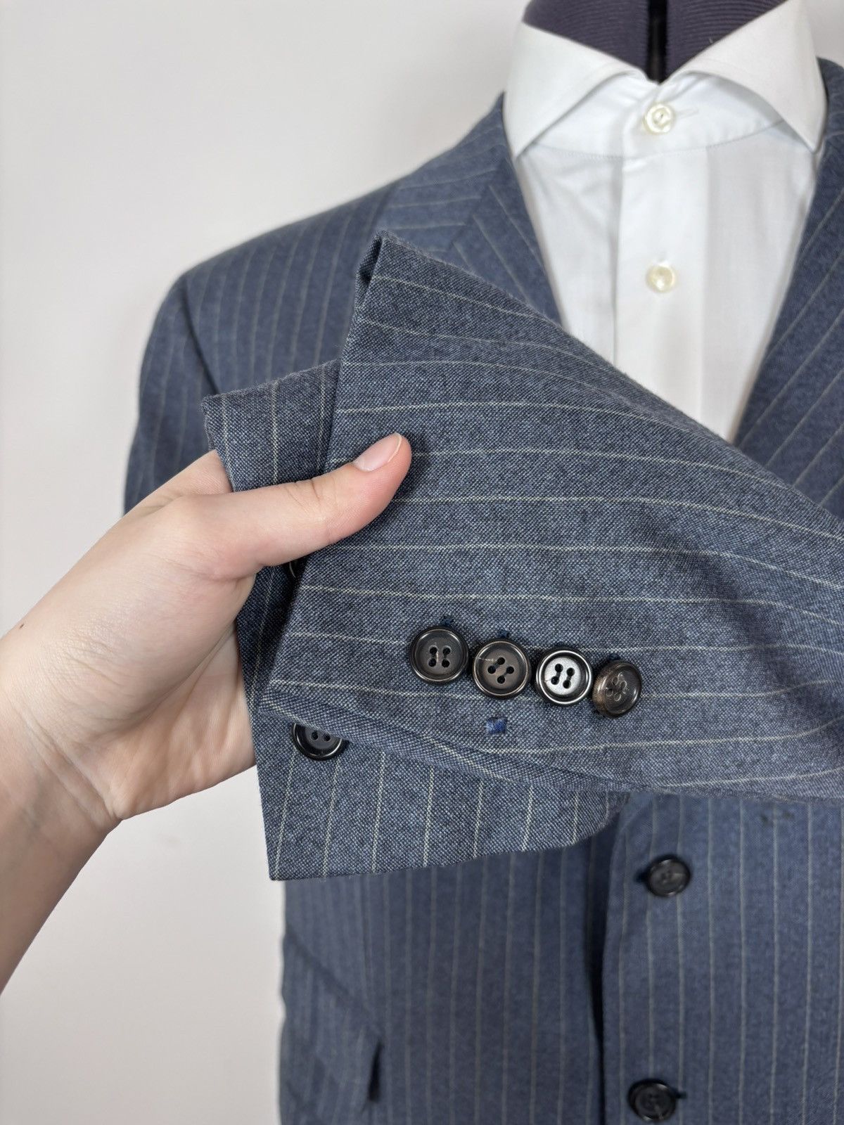 Brioni Brioni Nomentano Men’s 2-Piece Blue Pinstripe Wool Suit Size 48R - 8 Thumbnail