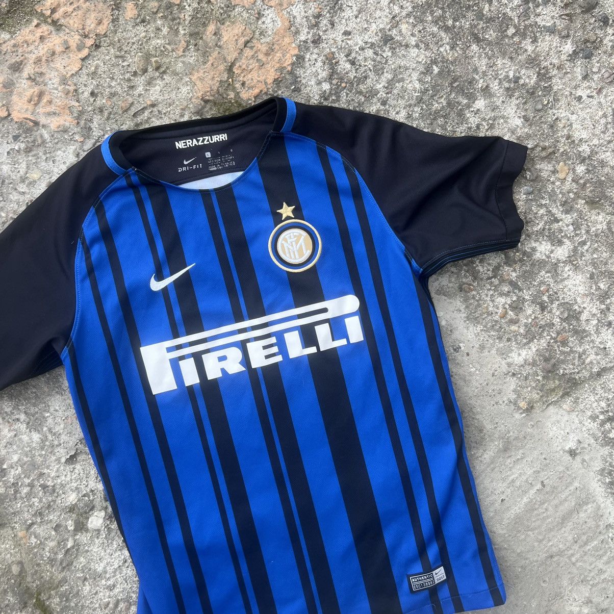 Nike Vintage Nike Inter Milan 2019 Soccer Football Jersey M Size US S / EU 44-46 / 1 - 5 Thumbnail
