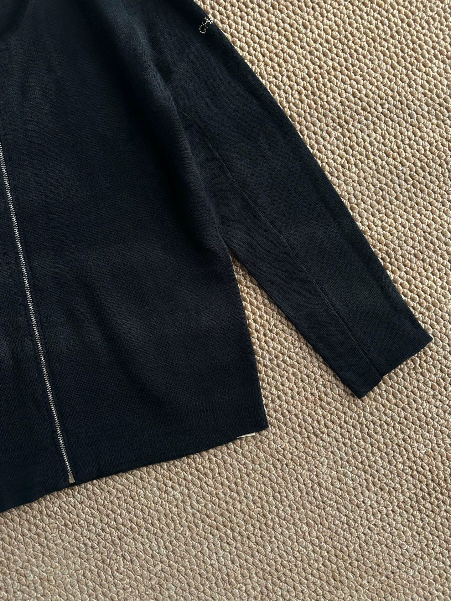 Chanel CHANEL Black Wool Knit Cardigan w/ Studs - Size 36 Size XS / US 0-2 / IT 36-38 - 3 Thumbnail