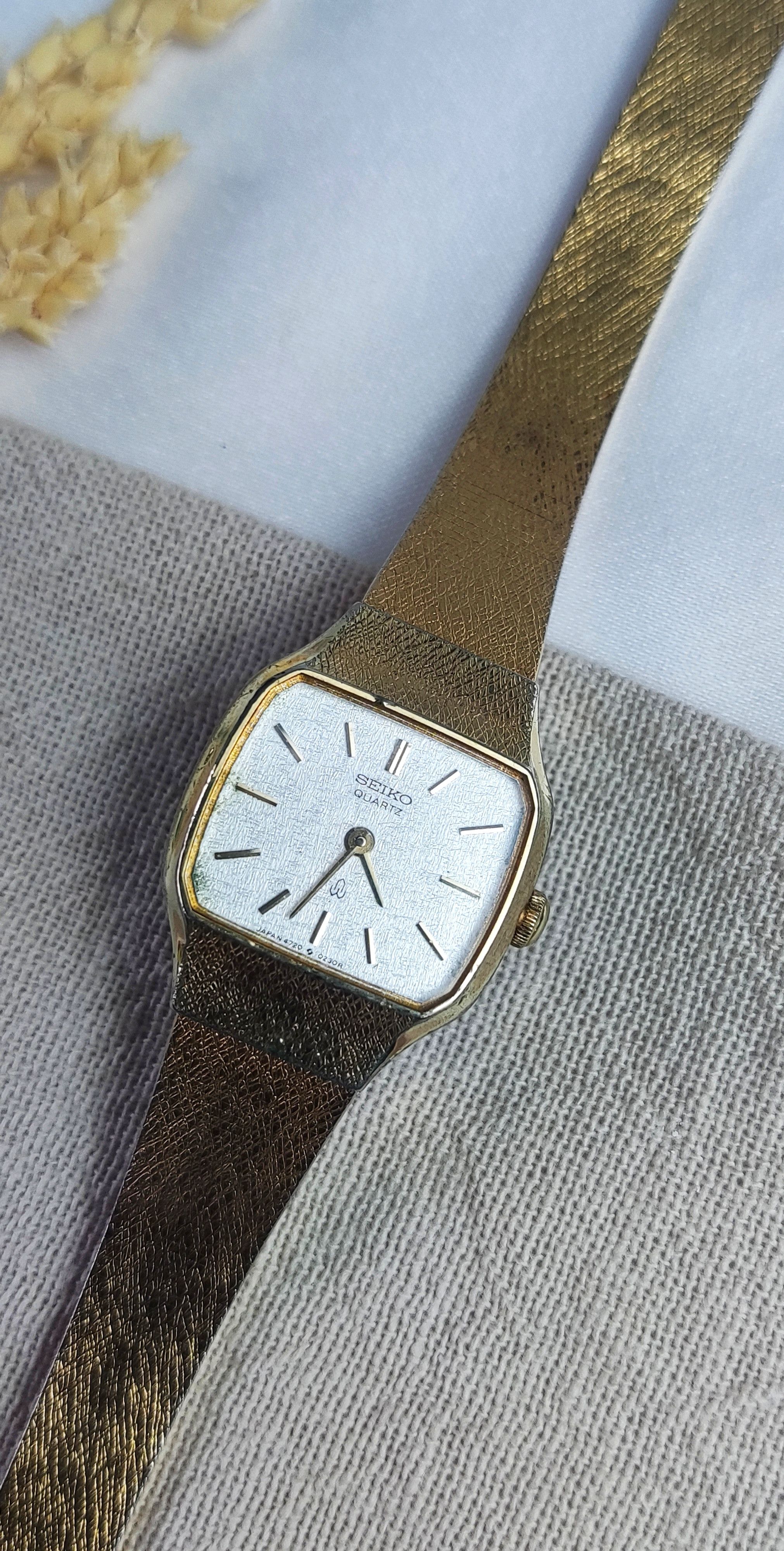 Seiko SEIKO GOLD PLATED TEXTURED DIAL LADIES ✨ Size ONE SIZE - 4 Thumbnail
