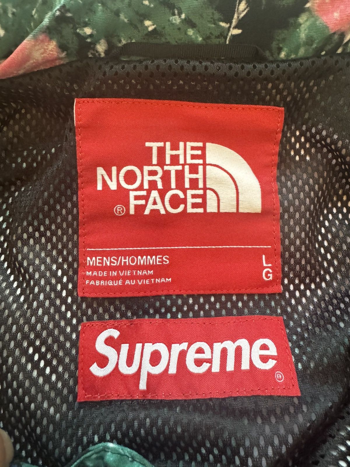 Supreme × The North Face Supreme The North Face Trekking S/S Shirt Large Floral Size US L / EU 52-54 / 3 - 10 Thumbnail