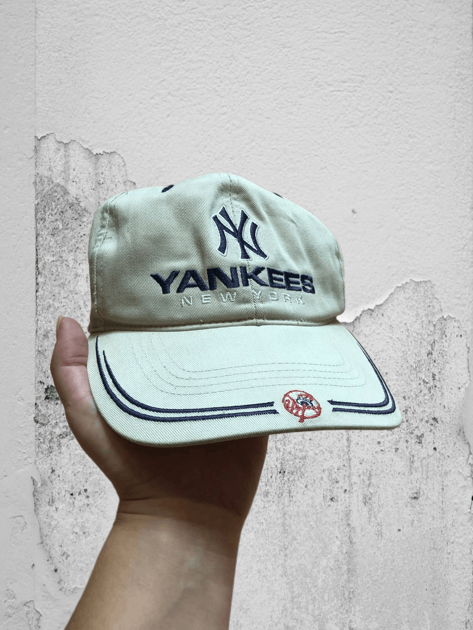 New York Yankees Cap New York Yankees Y2K Hats white big logo Vintage Size ONE SIZE - 1 Thumbnail