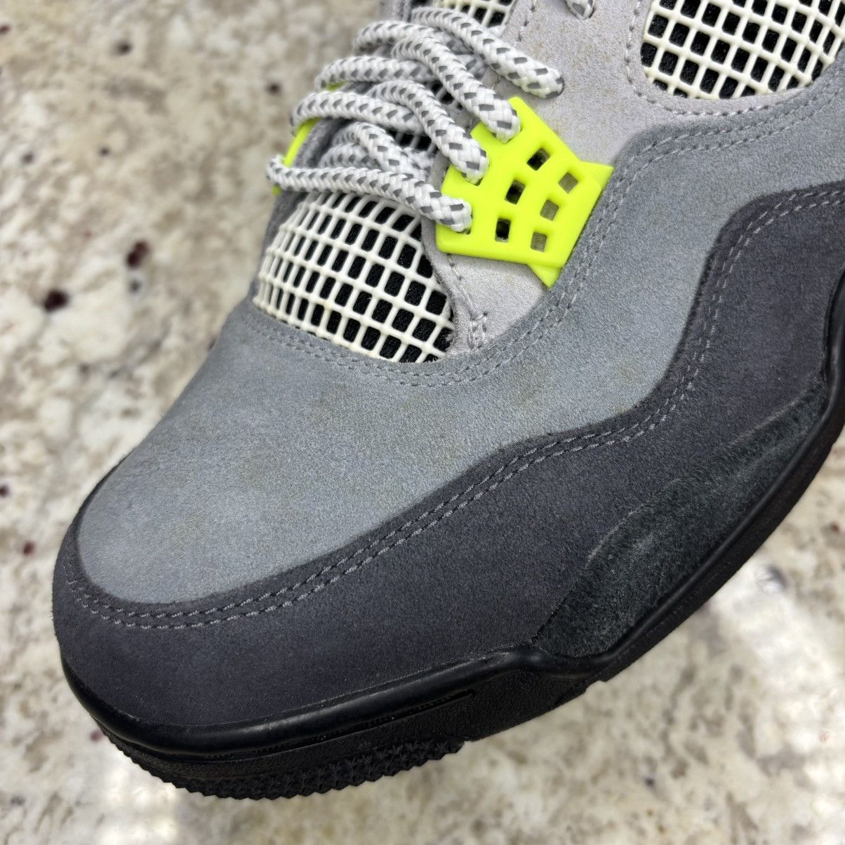 Jordan Brand Size 11 - Jordan 4 Retro SE Mid Neon 95 NEW WITH DEFECTS Size US 11 / EU 44 - 7 Thumbnail