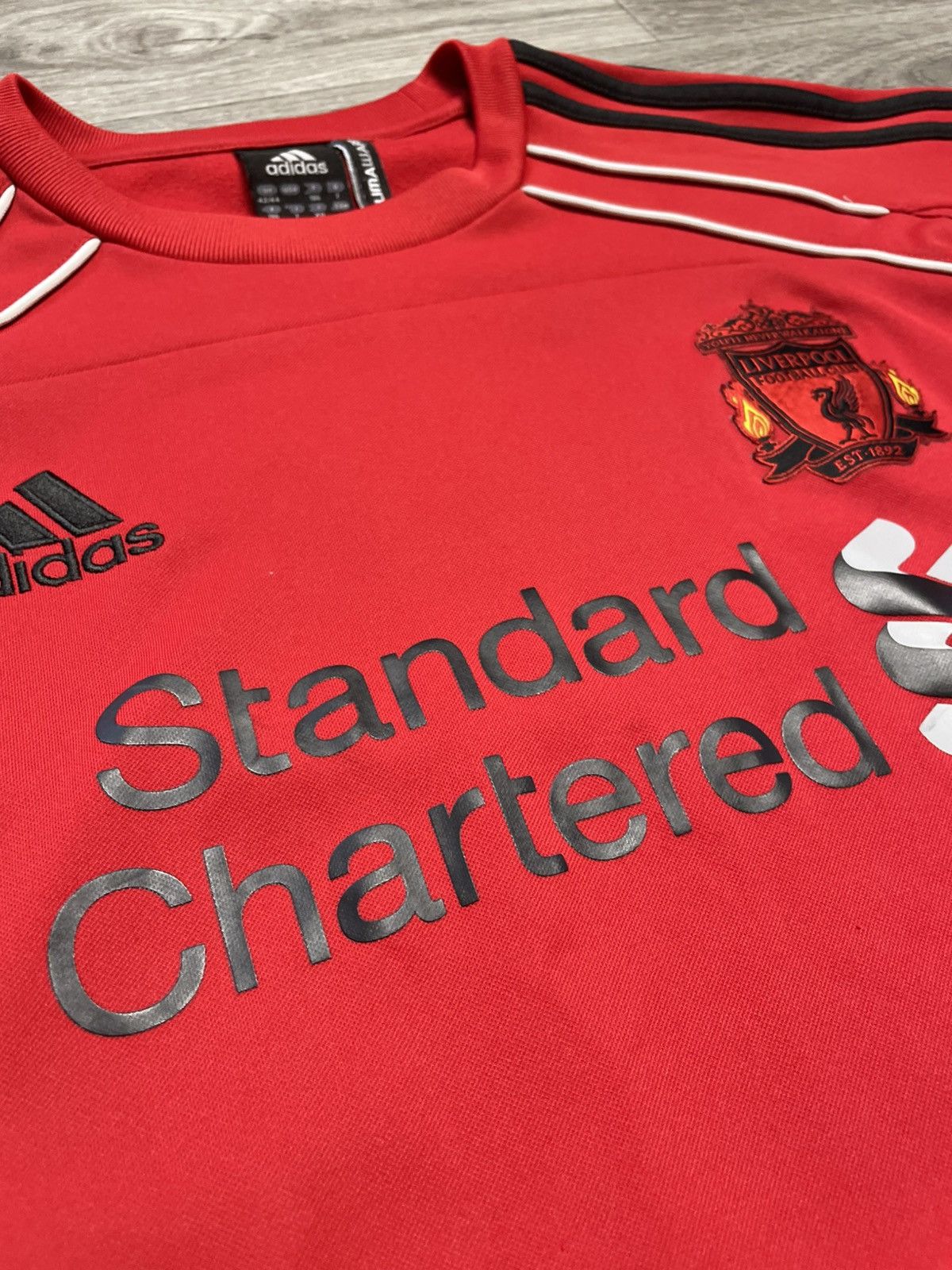 Adidas Vintage Adidas Liverpool 2010/2011 Soccer Jersey Sweatshirt Size US XL / EU 56 / 4 - 9 Thumbnail