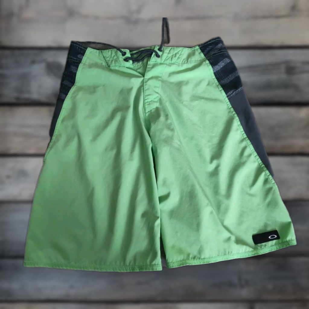Oakley Oakley Board Shorts Mens 28 Neon Green Black Tropical Drawstring 10" inseam Size US 28 / EU 44 - 1 Thumbnail