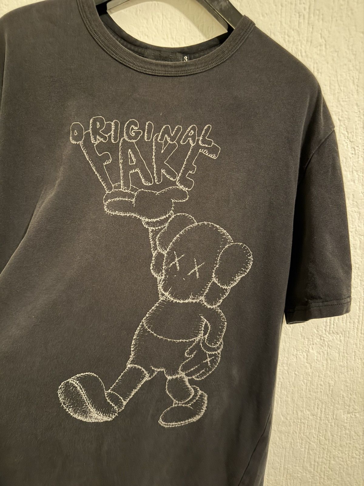 Original Fake Originalfake x Kaws graphic t shirt size 3 RARE archive Size US M / EU 48-50 / 2 - 3 Thumbnail