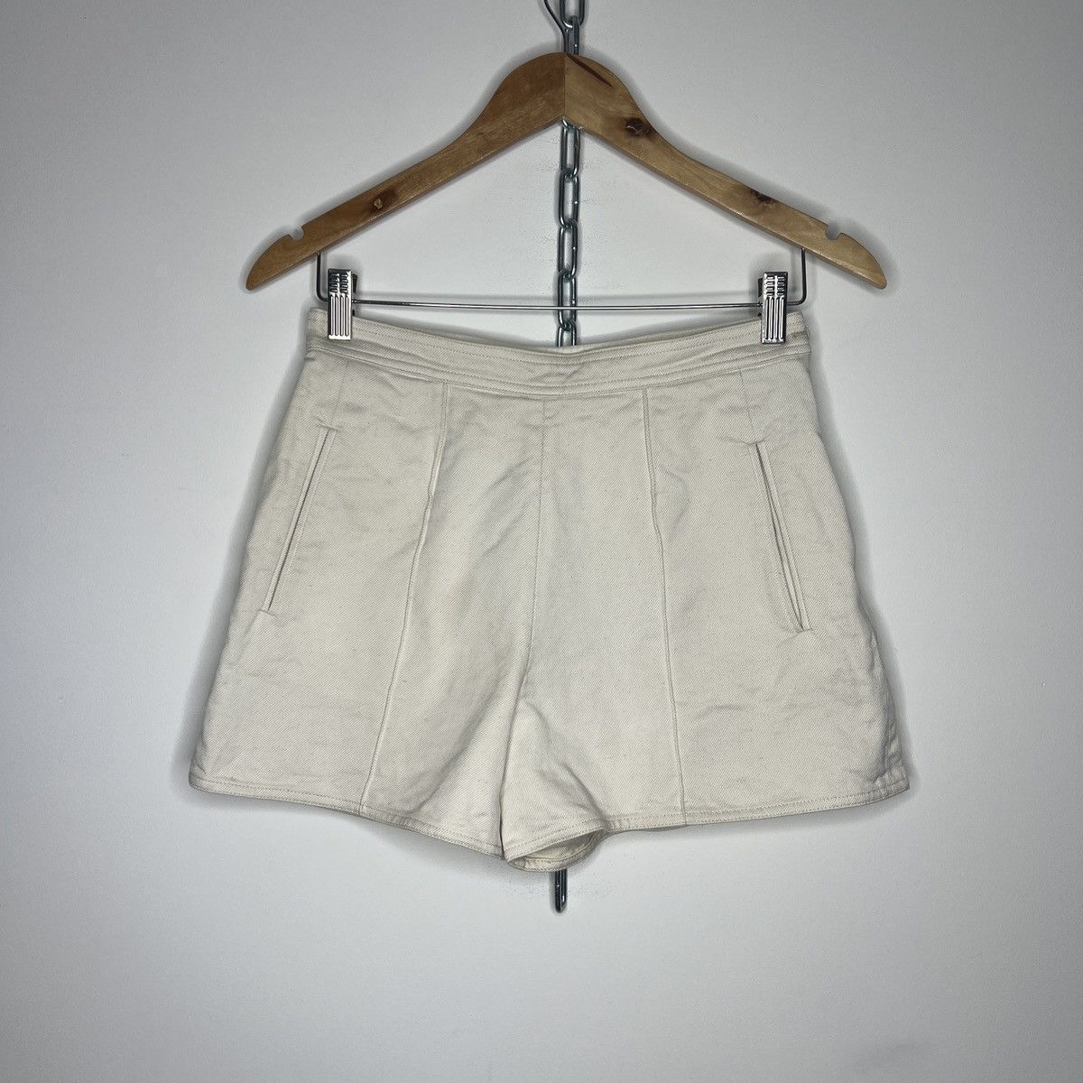 Hermes Hermes Bermuda Shorts Pants Classic Luxury Offwhite Color Size 28" / US 6 / IT 42 - 1 Thumbnail