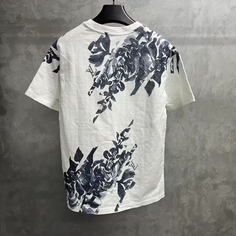 Louis Vuitton Louis Vuitton Round neck short sleeves embroidered with wh Size US M / EU 48-50 / 2 - 5 Thumbnail