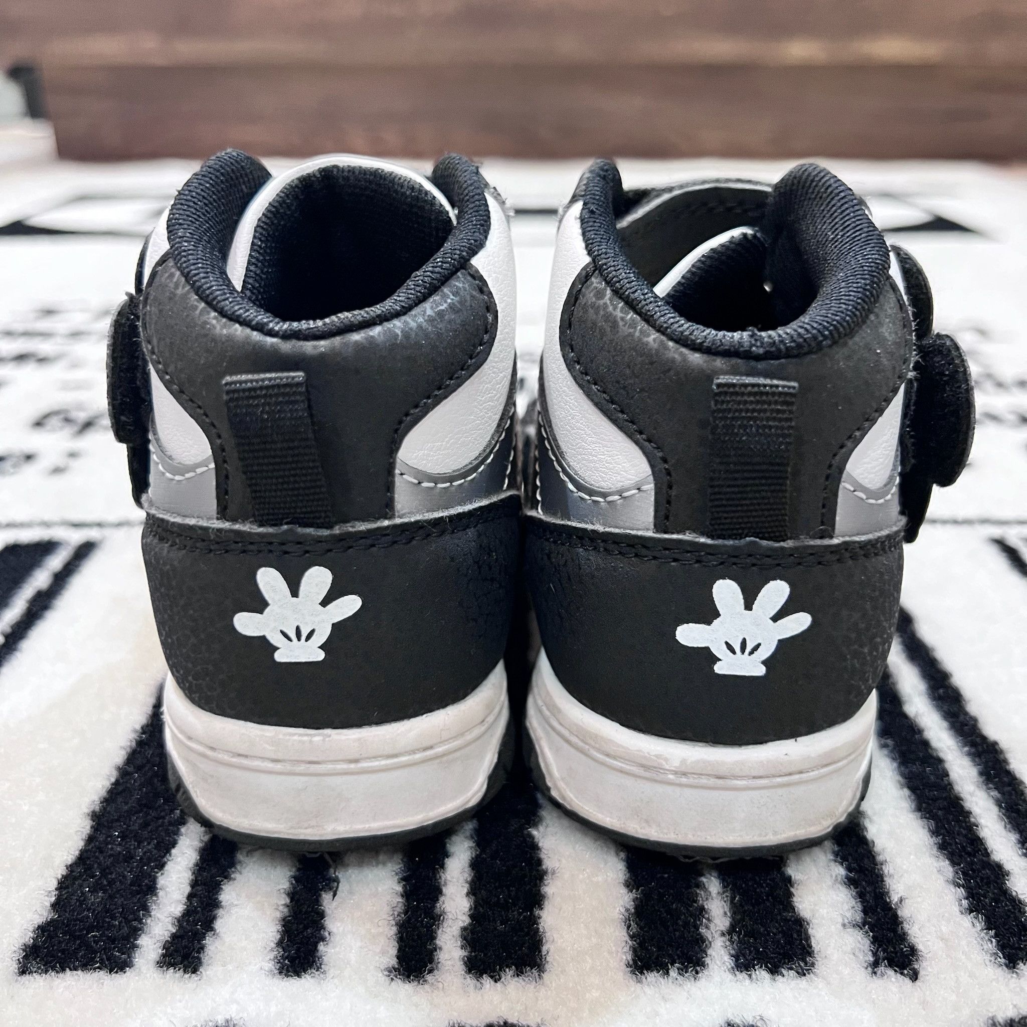 Disney Disney Mickey Logo High Top Velcro Strap Toddler Shoes Size US 8 / EU 41 - 5 Thumbnail