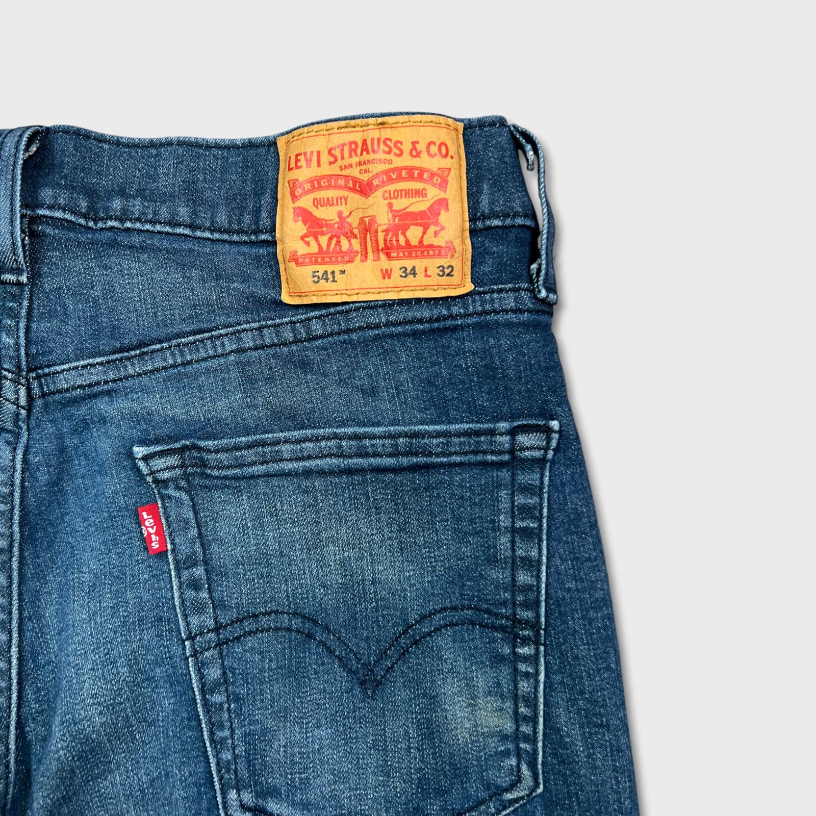 Levi's × Vintage Levi's 541 Jeans 34x30 Athletic Taper American Denim Pants Size US 34 / EU 50 - 7 Thumbnail