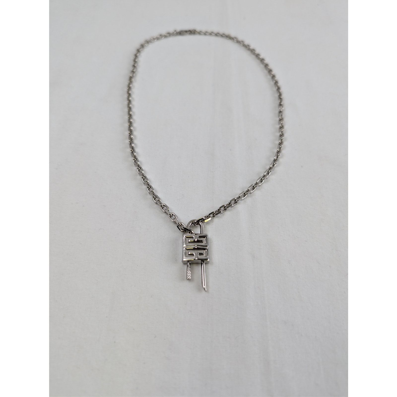 Givenchy o1rshd1 Size: OS / Lock Necklace in Silver Size ONE SIZE - 9 Thumbnail