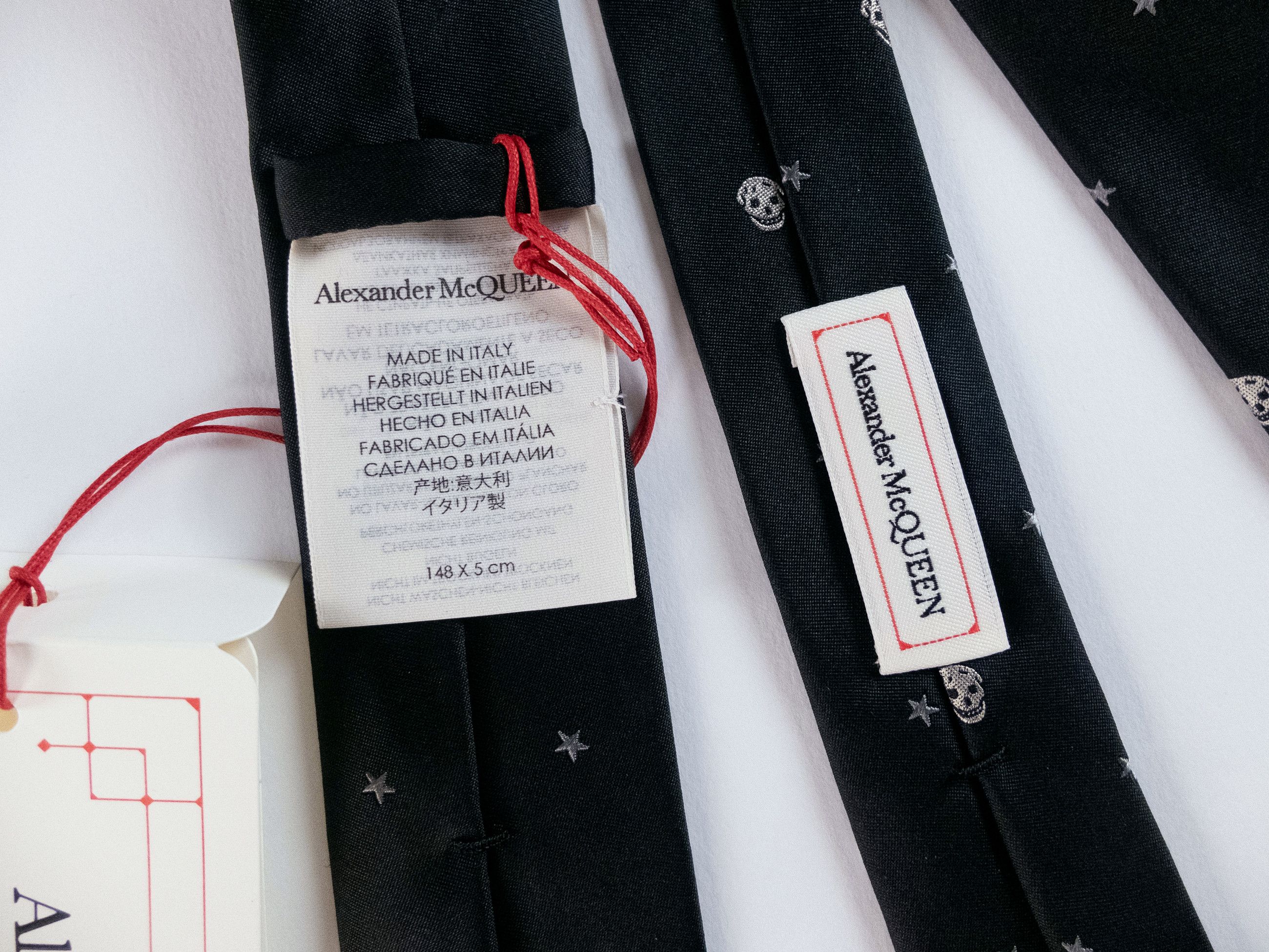 Alexander McQueen ALEXANDER MCQUEEN black skulls & stars motif skinny silk tie Size ONE SIZE - 5 Thumbnail