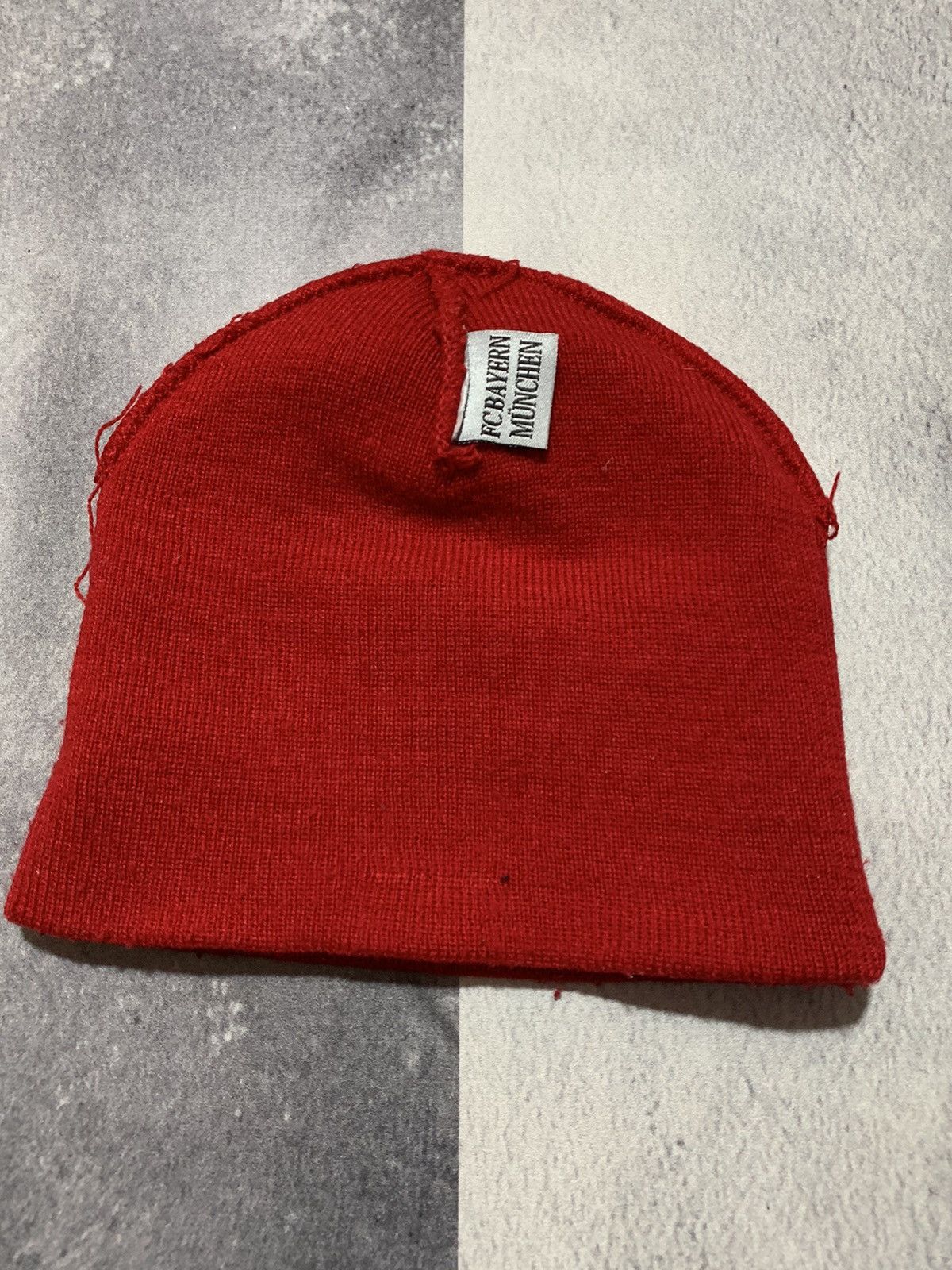 Vintage Vintage Y2K Bayern Munich striped streetwear soccer beanie Size ONE SIZE - 3 Thumbnail
