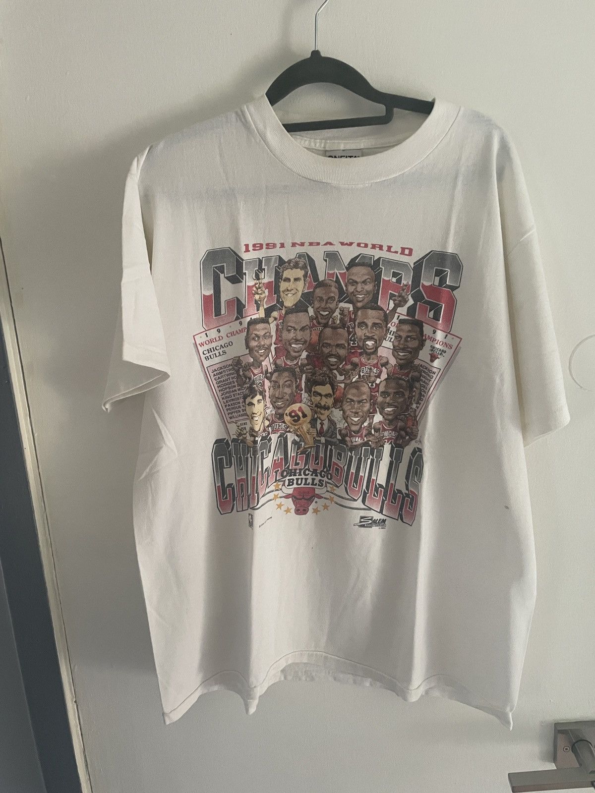 Hanes × Jordan Brand × NBA Vintage Chicago Bulls Back to back Size US L / EU 52-54 / 3 - 1 Thumbnail