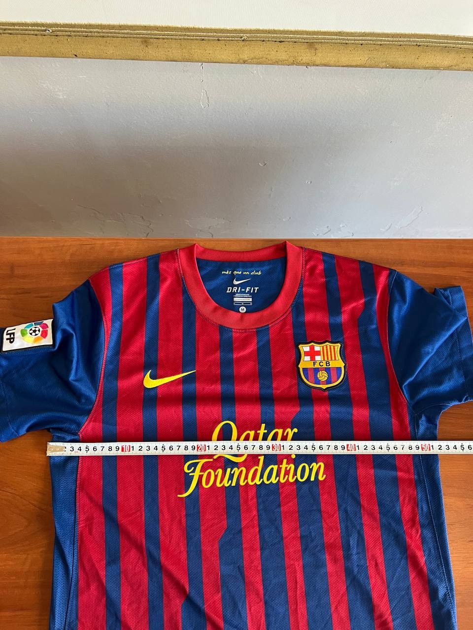 Nike 2011/12 BARCELONA FC HOME SOCCER JERSEY SHIRT NIKE SIZE M Size US M / EU 48-50 / 2 - 17 Thumbnail