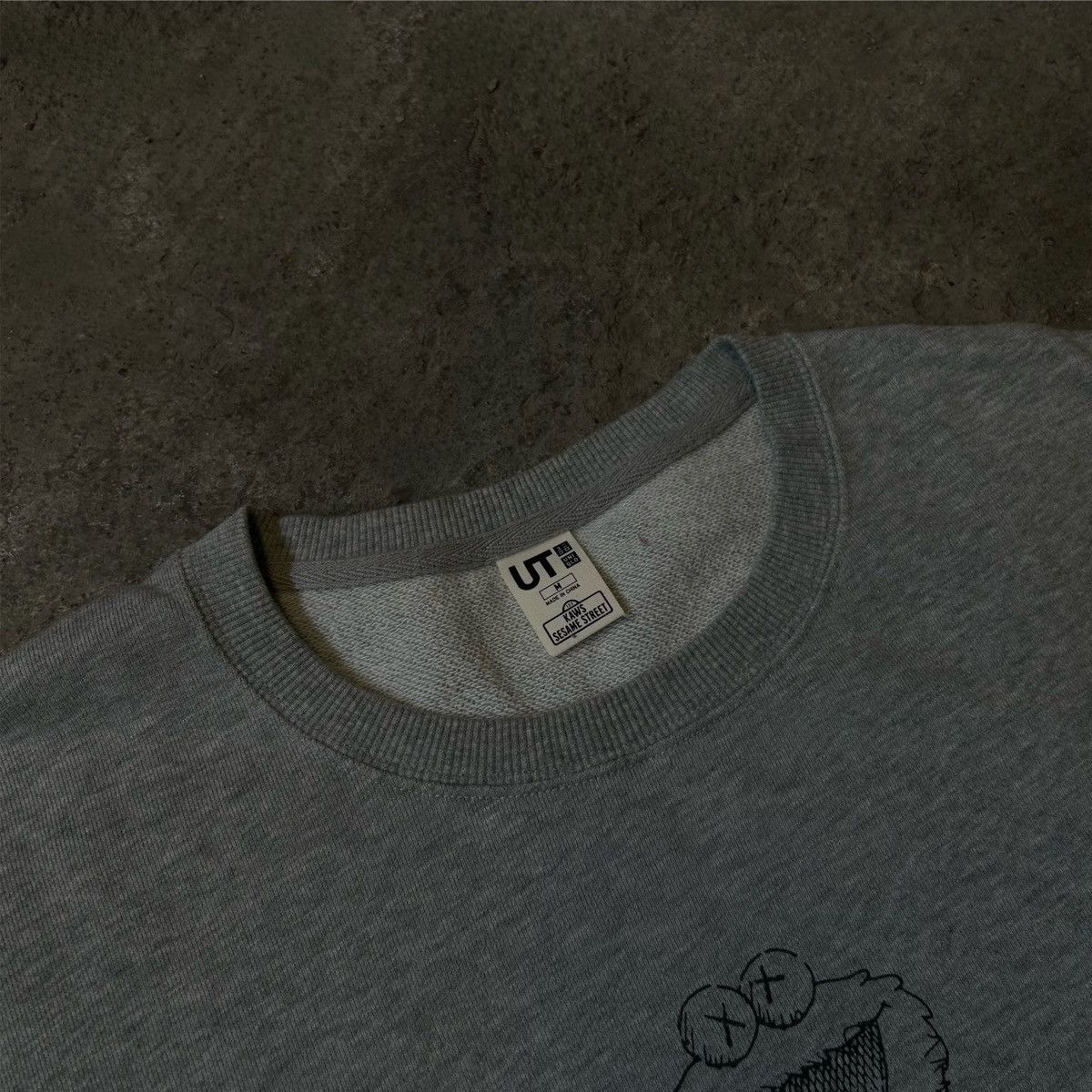 Japanese Brand × Kaws × Uniqlo Kaws x Uniqlo x Sesame Street Trash can Outline Sweatshirt Size US M / EU 48-50 / 2 - 3 Thumbnail