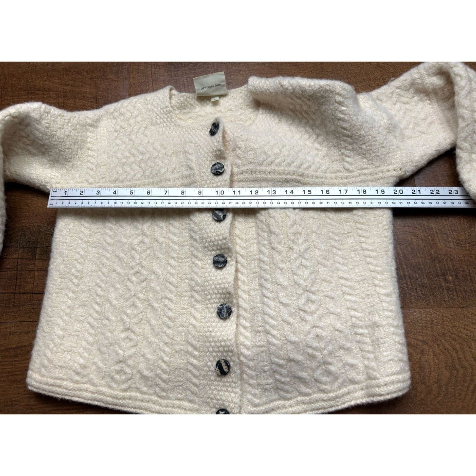 Vintage Connemara Knitwear Ivory Irish Cable Knit Merino Wool Cardigan Sweater Large Cardigan Ladies Size L Crew Neck Knit Wool Button Shoulder Ladies Mens? Size L / US 10 / IT 46 - 7 Thumbnail
