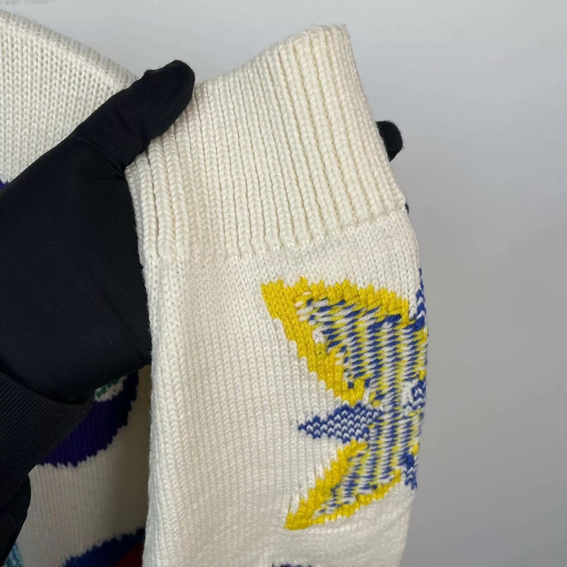 Louis Vuitton LV White Knit Sweater S Size US S / EU 44-46 / 1 - 3 Thumbnail