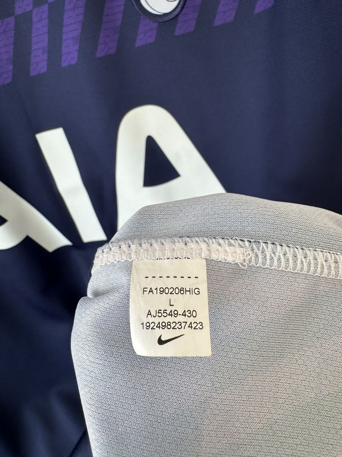 Nike Tottenham Hotspur 2019-2020 Home Soccer Jersey Nike Shirt Size US L / EU 52-54 / 3 - 14 Thumbnail
