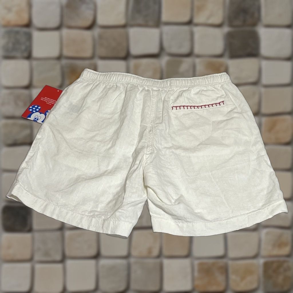 Old Navy Old Navy x Disney Linen-Blend Men’s S Embroidered Mickey Pocket White Shorts Size US 29 - 1 Thumbnail