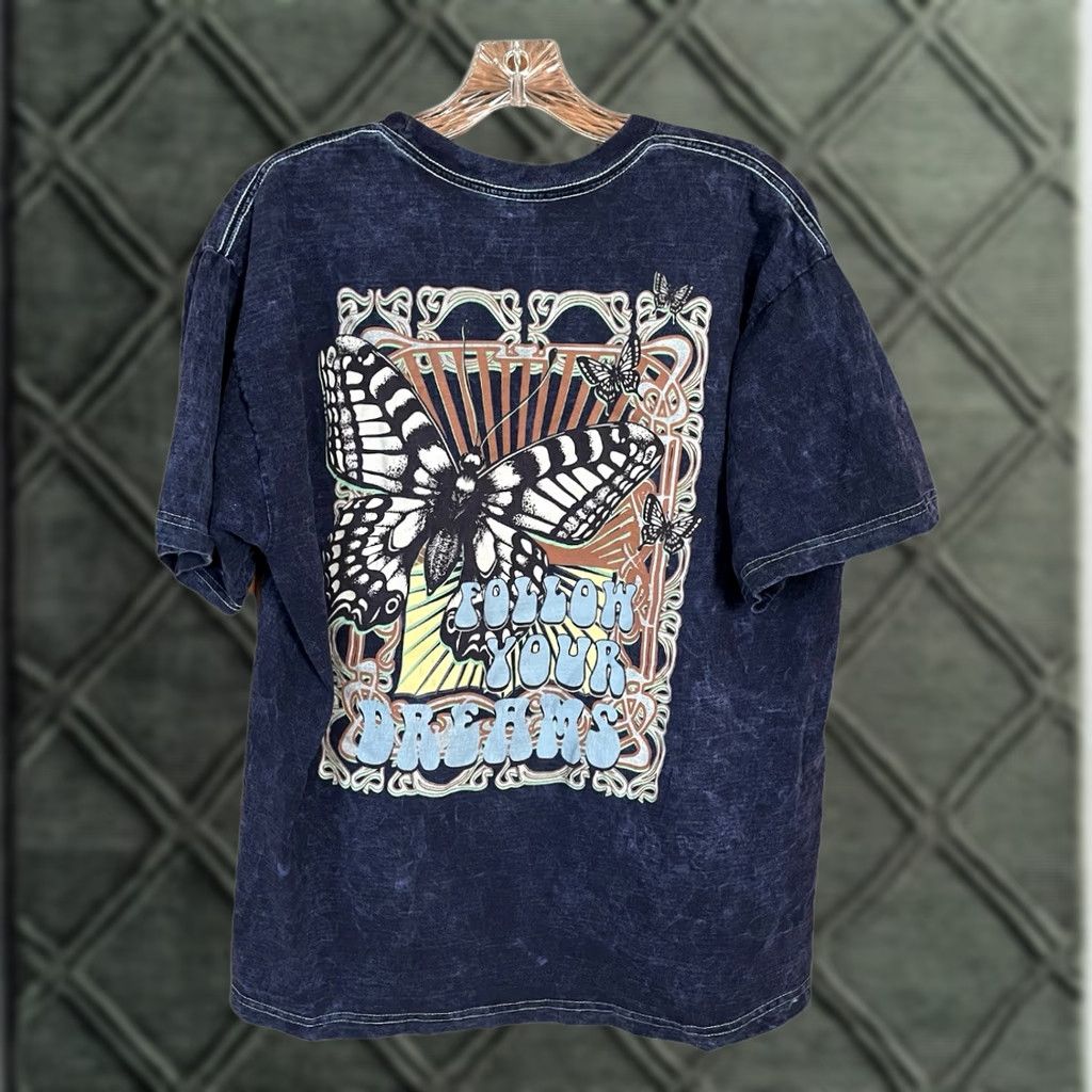 Vintage Obsessive Love Blue Short Sleeve Graphic Tee Sz M Follow Your Dreams Graphic Print Shirt Womens Regular, 100% Cotton, VINTAGE: No Size 32" / US 10 / IT 46 - 1 Thumbnail