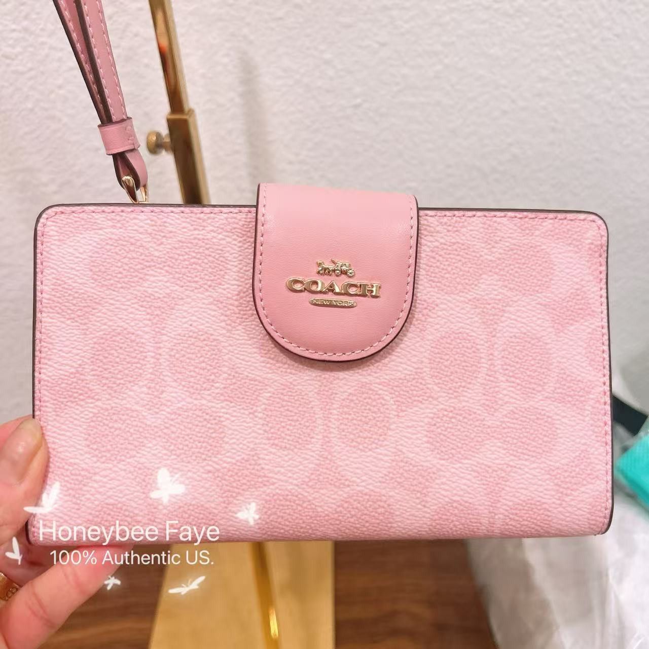 Coach NWT Coach Phone Wallet In Signature Canvas CW780 Size ONE SIZE - 2 Thumbnail