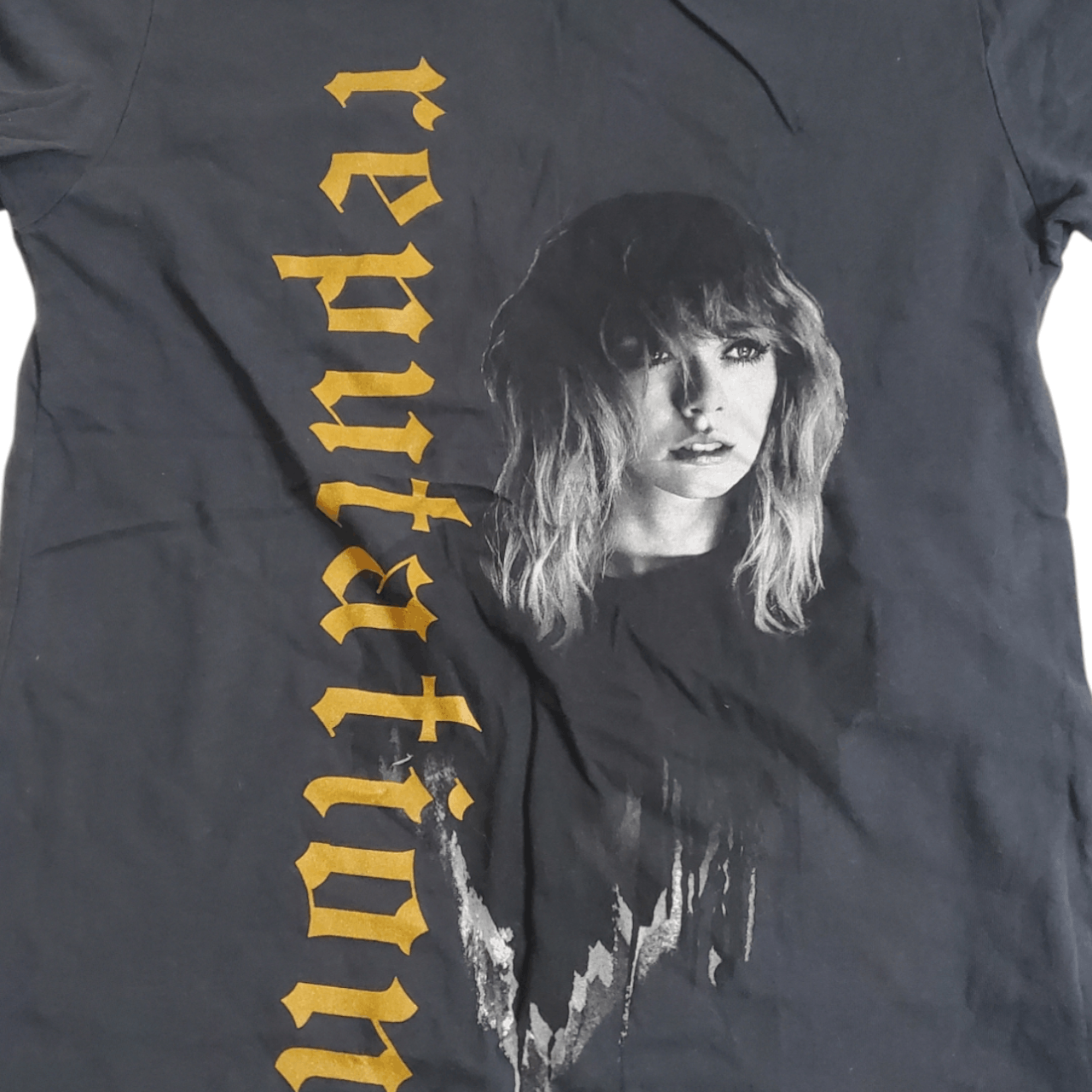 Vintage Taylor Swift Reputation Tour T-Shirt Size S / US 4 / IT 40 - 2 Thumbnail