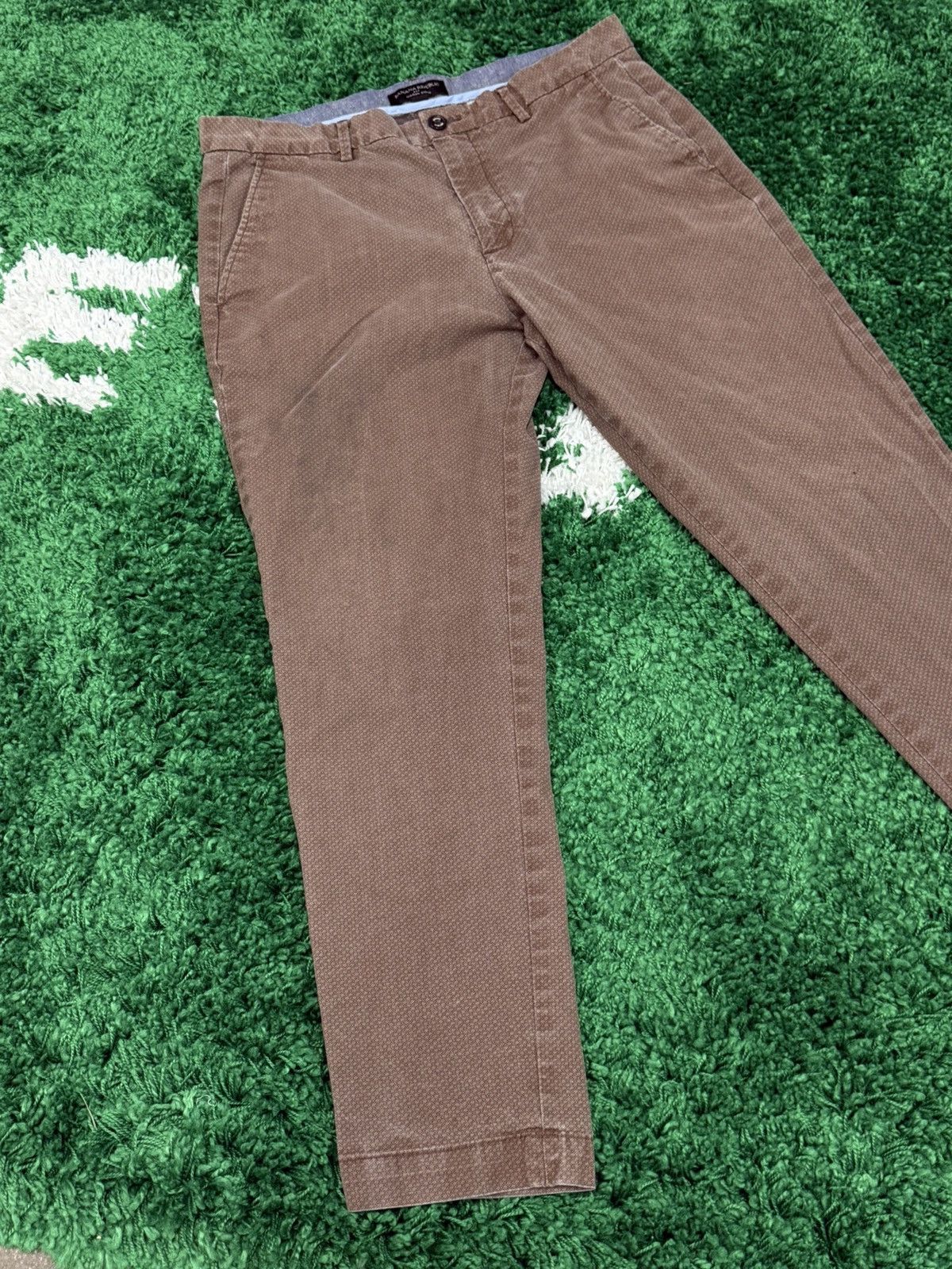 Banana Republic Banana Republic Brown Mason Pattern Chino Pants Sz. 34 x 30 Size US 34 / EU 50 - 2 Thumbnail
