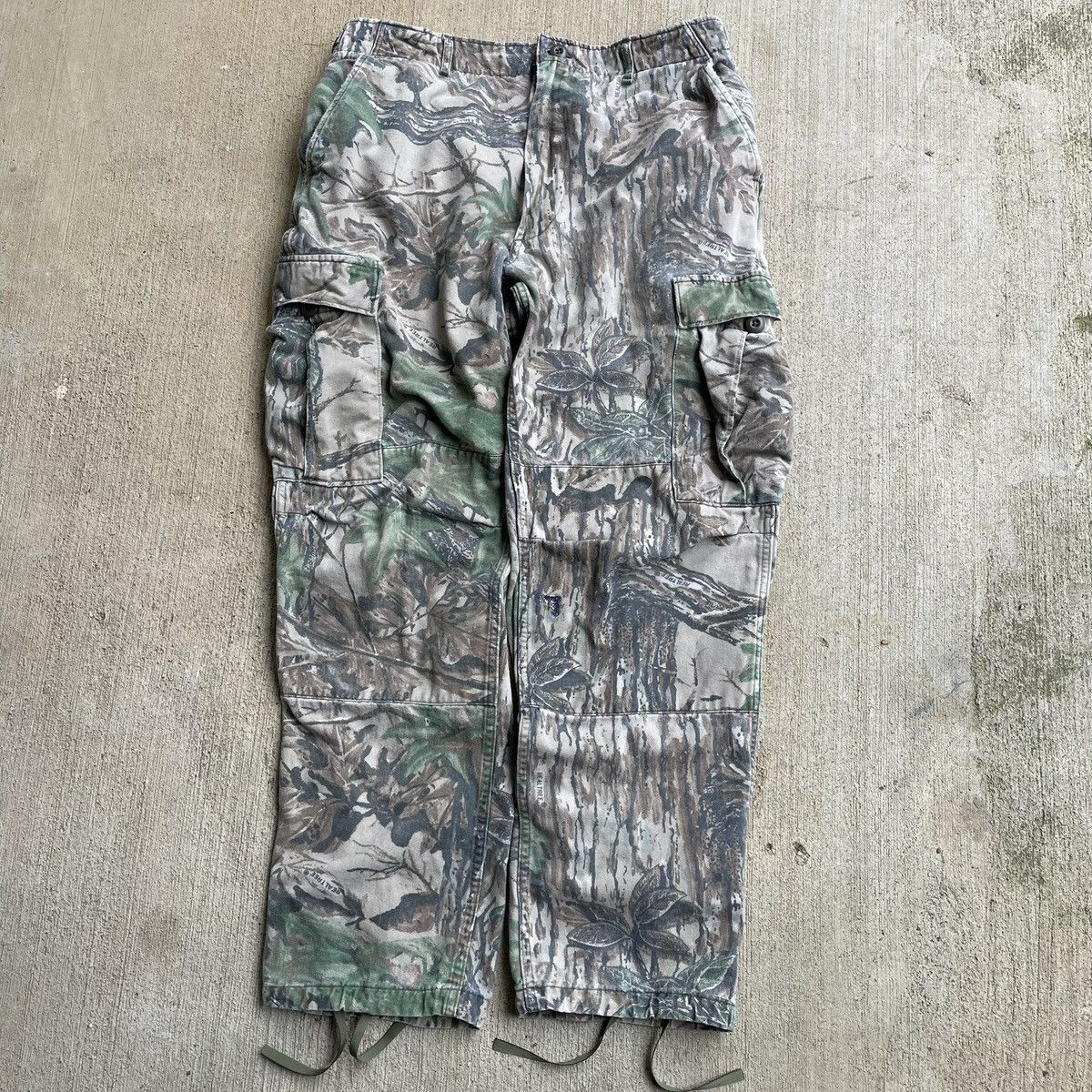 Realtree Vintage Rattlers Brand RealTree Camo Cargo Pants Mens 33x29 Size US 33 - 1 Thumbnail