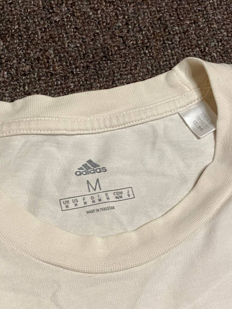 Adidas Adidas Graphic T-Shirt Size US M / EU 48-50 / 2 - 5 Thumbnail