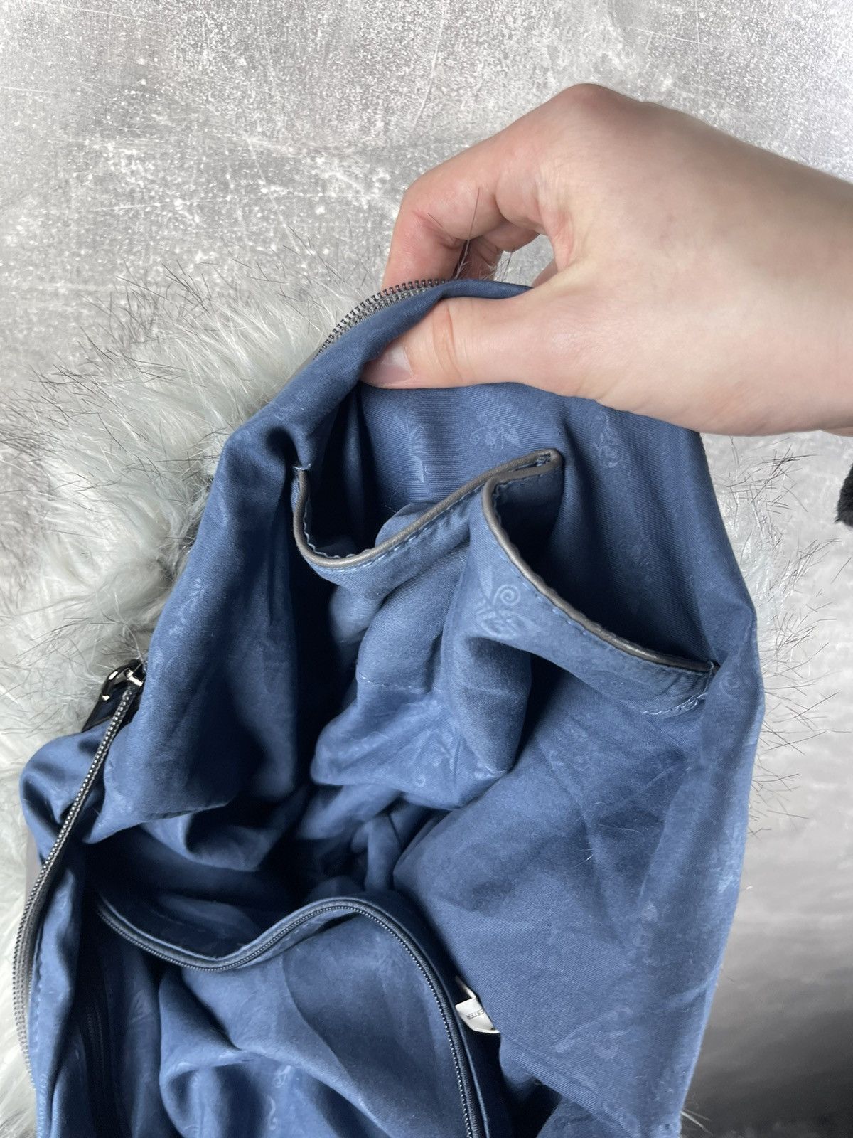 Japanese Brand Avant Garde Faux Fur Gray Shoulder Bag Y2K Style Plush Hobo Size ONE SIZE - 8 Thumbnail