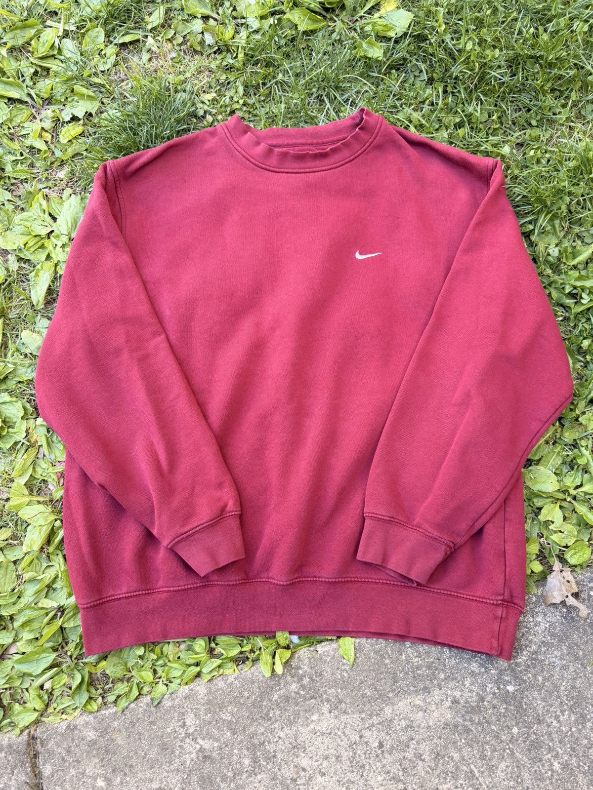 Nike Y2K Dark Red Nike Solo Swoosh Crewneck Size XL Size US XL / EU 56 / 4 - 1 Thumbnail