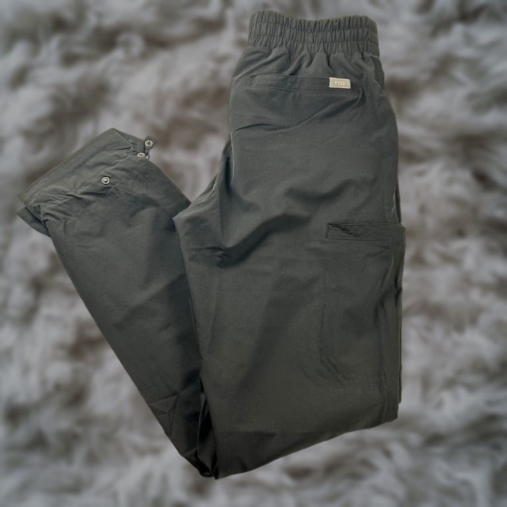 Vintage FIGS Women's Technical Collection Scrub Cargo Jogger Ankle Pants Black Small Size 28" / US 6 / IT 42 - 1 Thumbnail