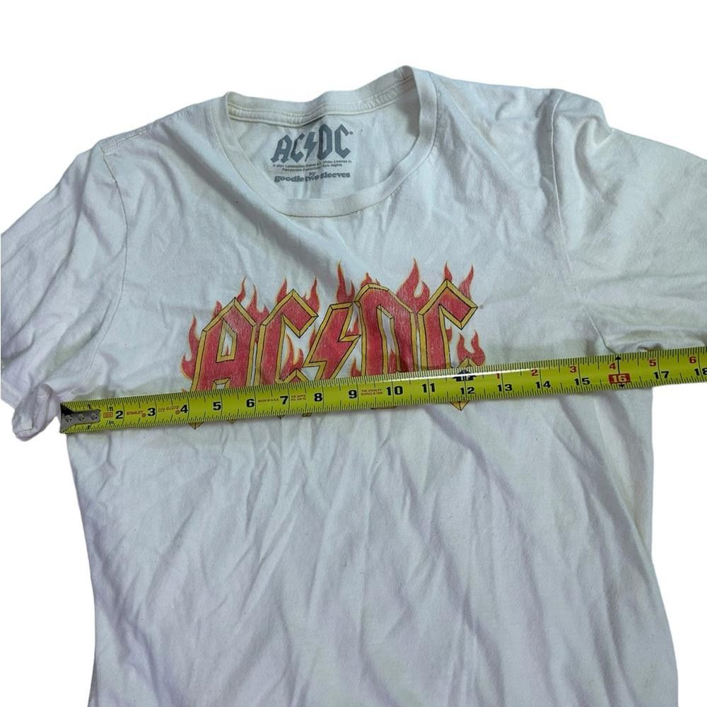Designer Goodie Two Sleeves l AC/DC Graphic Band Tee Small Size S / US 4 / IT 40 - 4 Thumbnail