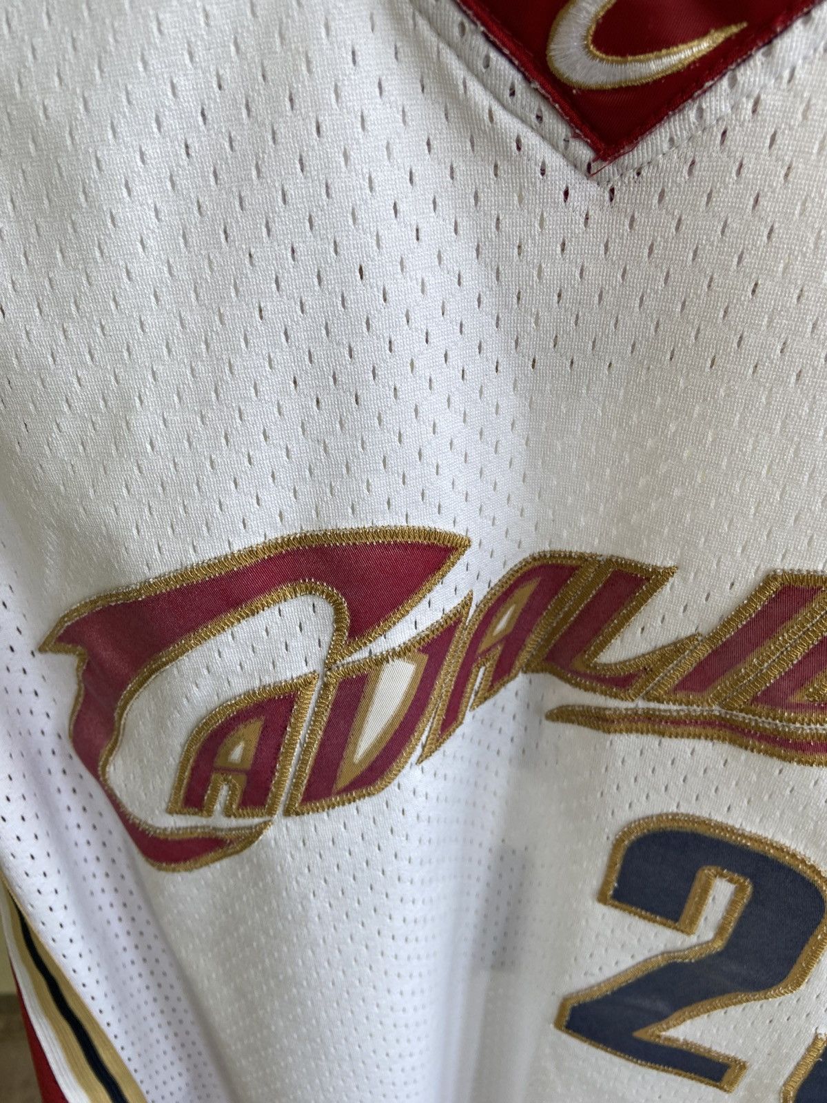 Reebok Vintage LeBron James Cleveland Cavaliers Jersey Throwback Size US L / EU 52-54 / 3 - 18 Thumbnail