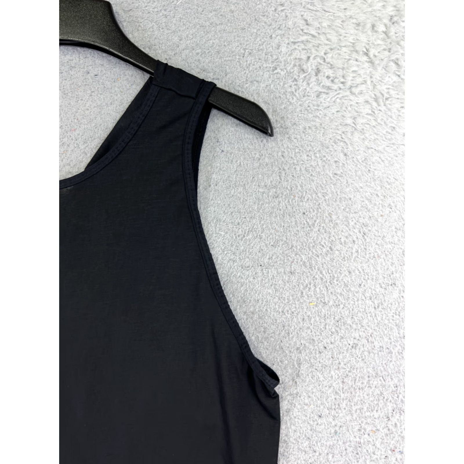 Lululemon Lululemon Shirt Women 4 Black Tank Run Gym Soul Stride ISSUES READ Size S / US 4 / IT 40 - 2 Thumbnail