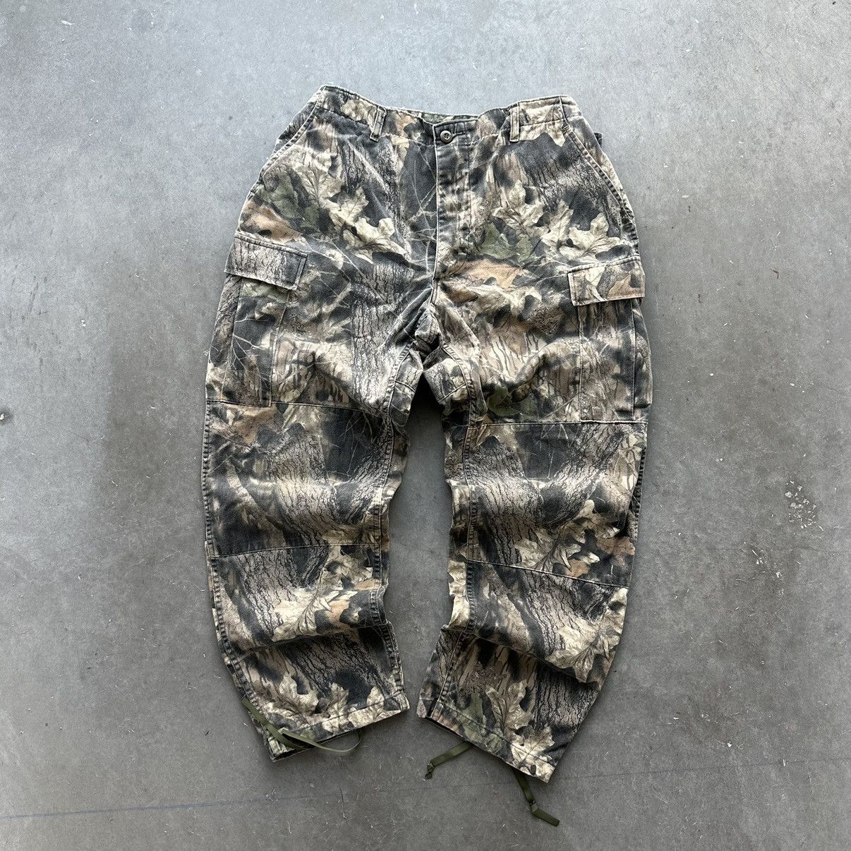 Vintage Crazy Vintage Realtree Camo Cargo Pants