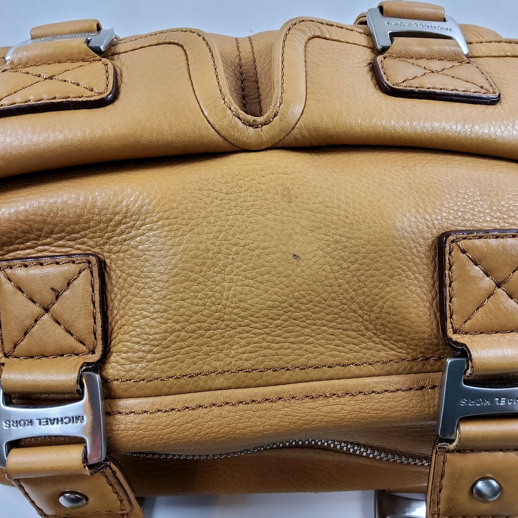 Michael Kors Michael Kors Leather Barrel Satchel Handbag Purse Tan Womens Medium Brown Leather Zip Closure Satchel Purse Size ONE SIZE - 7 Thumbnail