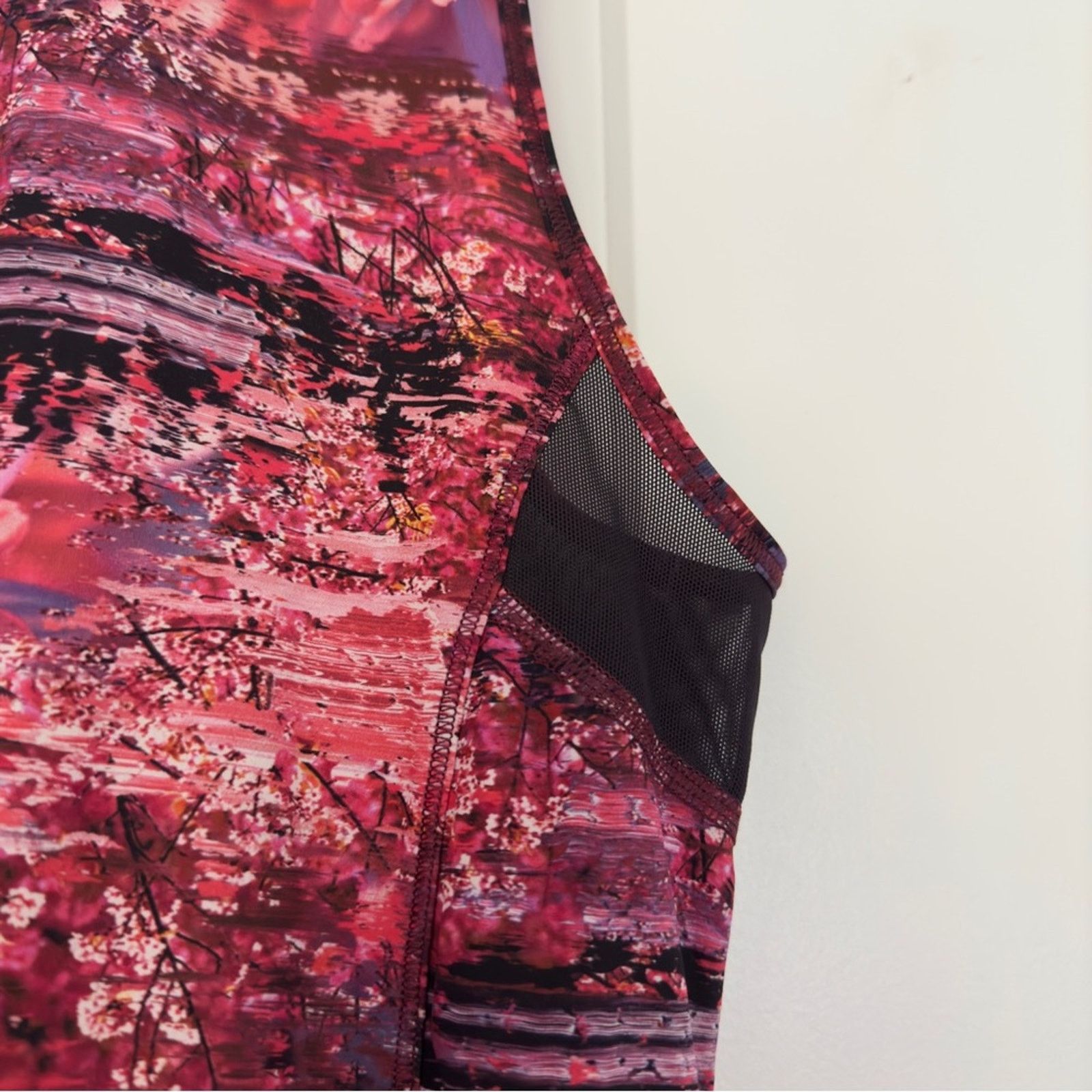 Lululemon Lululemon Sculpt Tank II in Dahliascape Multi / Black size 4 Size S / US 4 / IT 40 - 5 Thumbnail