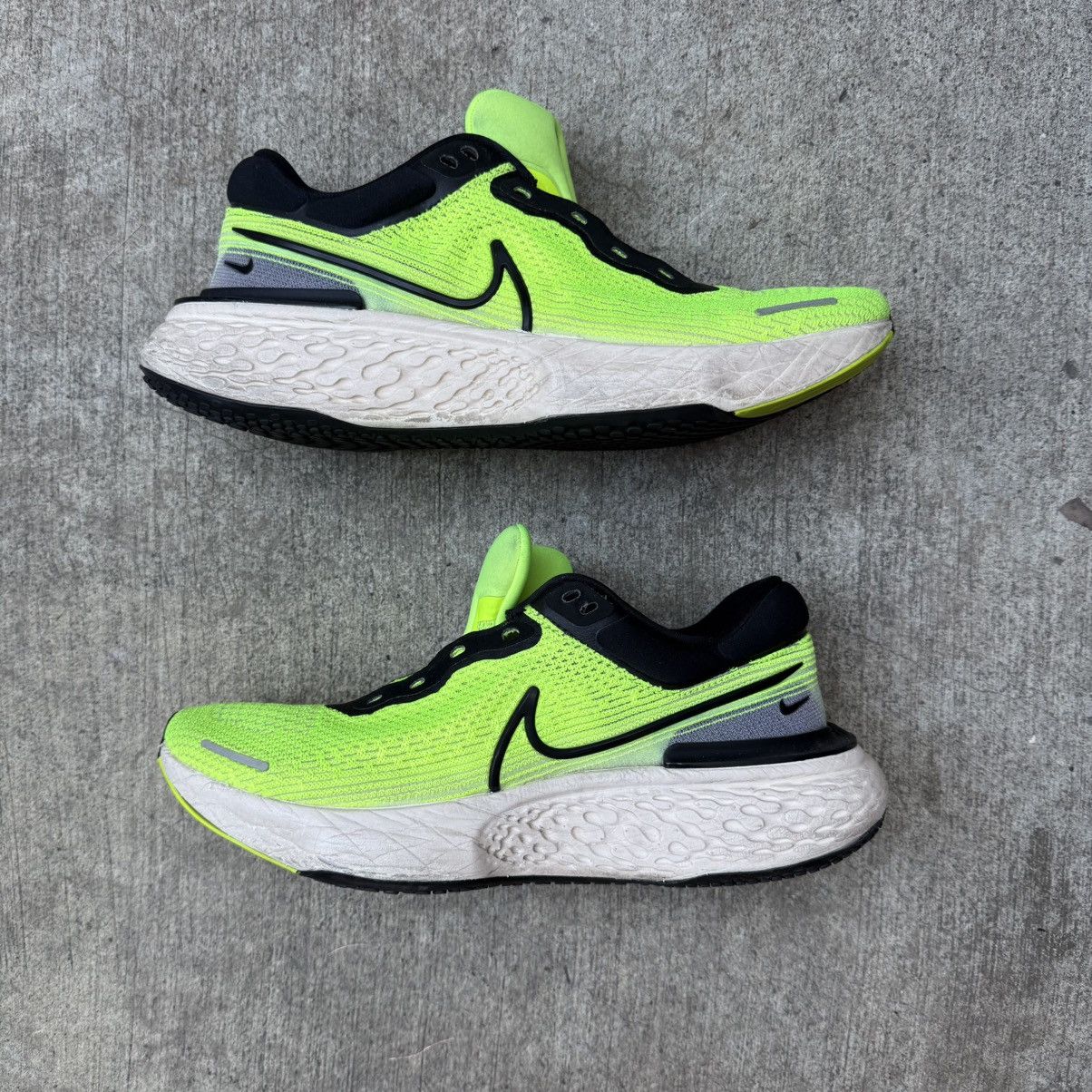 Nike Nike ZoomX Invincible Run Volt 9.5 Size US 9.5 / EU 42-43 - 2 Thumbnail