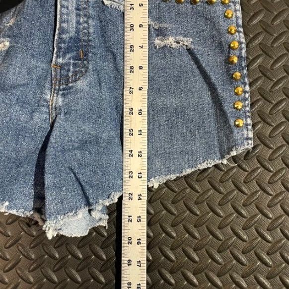Vintage VINTAGE CHIC Denim Shorts 14W Plus Size High Waist Studded Leopard Distressed Blue Shorts CHIC Mens Womens Girls Boys Size 36" / US 14 / IT 50 - 6 Thumbnail