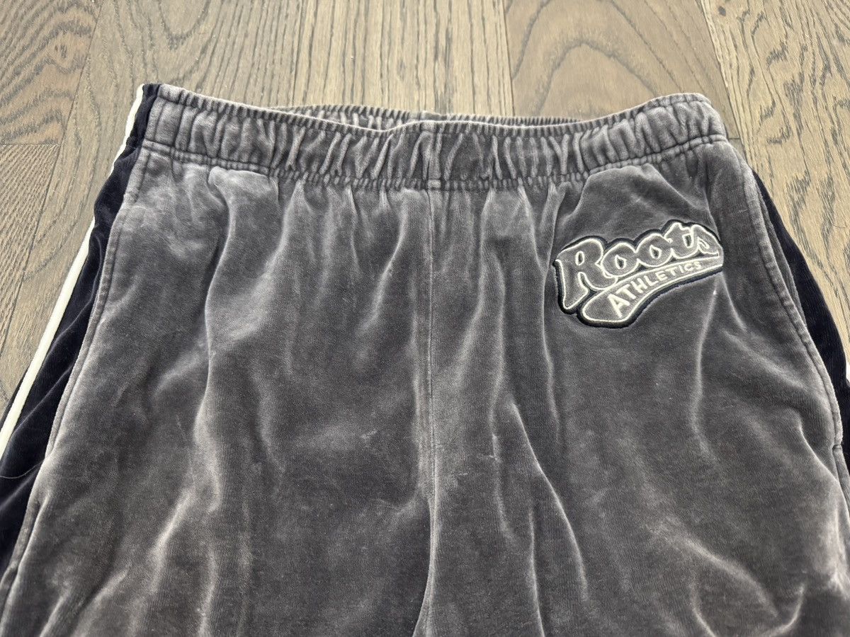 Roots Roots Vintage 2003 Velour Pants 30th Anniversary Size Medium Size US 30 / EU 46 - 2 Thumbnail