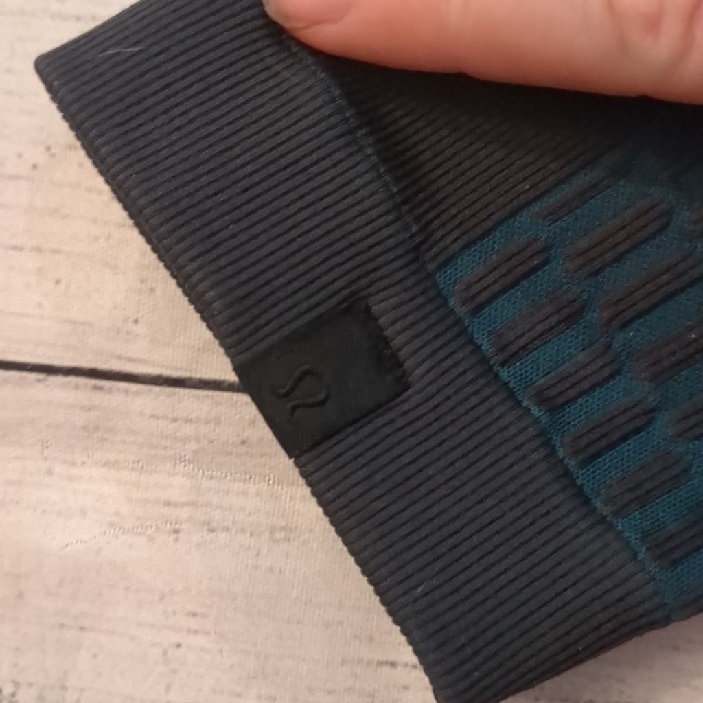 Lululemon Lululemon black/ forage teal all about that base tights 4? Size 27" / US 4 / IT 40 - 2 Thumbnail