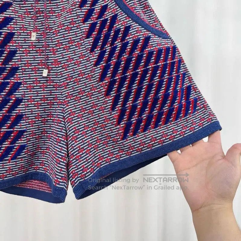 Chanel Chanel Summer Multicolor Embroidered Knit Shorts . Size 23" - 4 Thumbnail