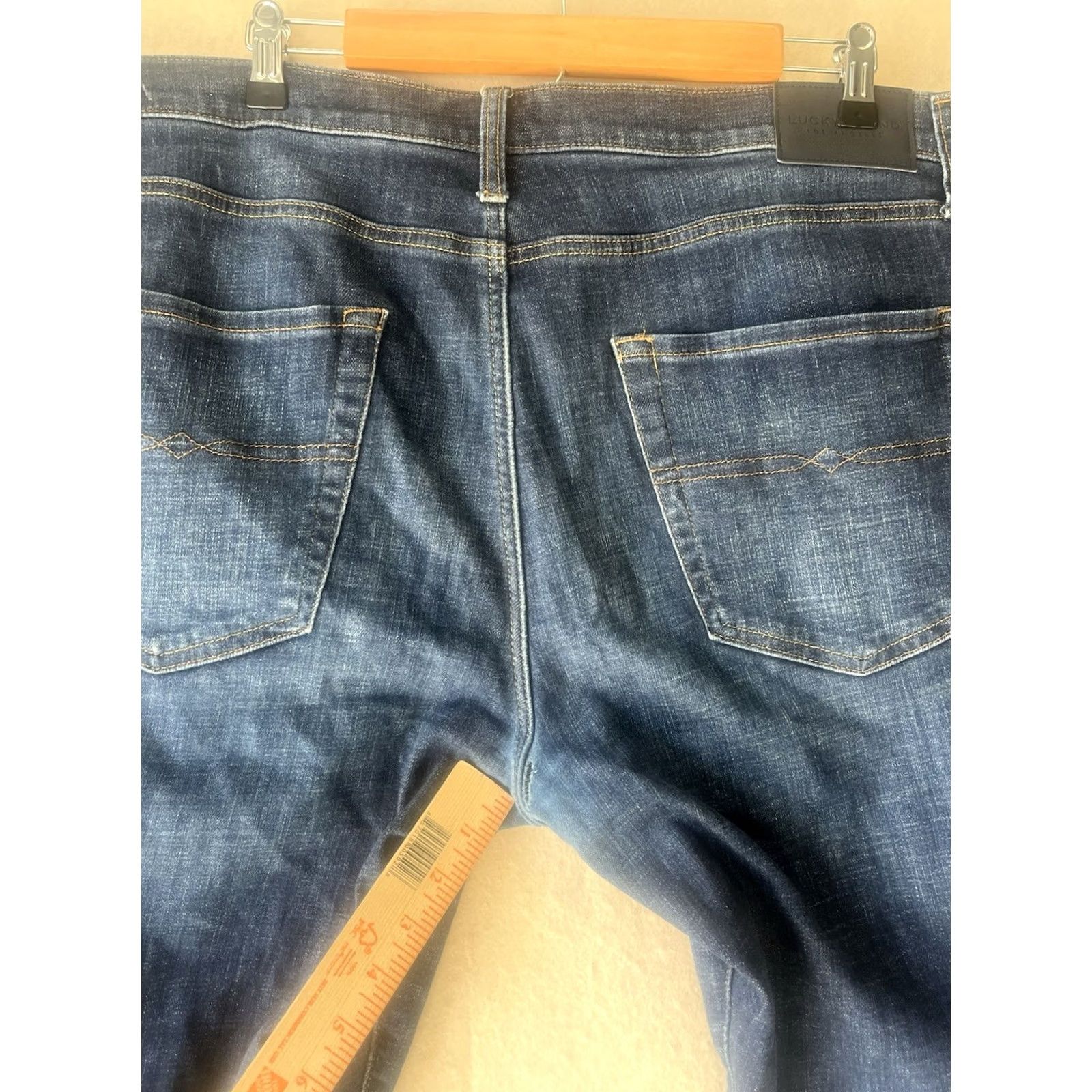 Lucky Brand Lucky Brand 410 Jeans Mens 38 x 32 Denim Straight Athletic Blue Comfort Pockets Belt Loops 5-Pocket Regular Inseam 32 Model 410 Size US 38 / EU 54 - 7 Thumbnail