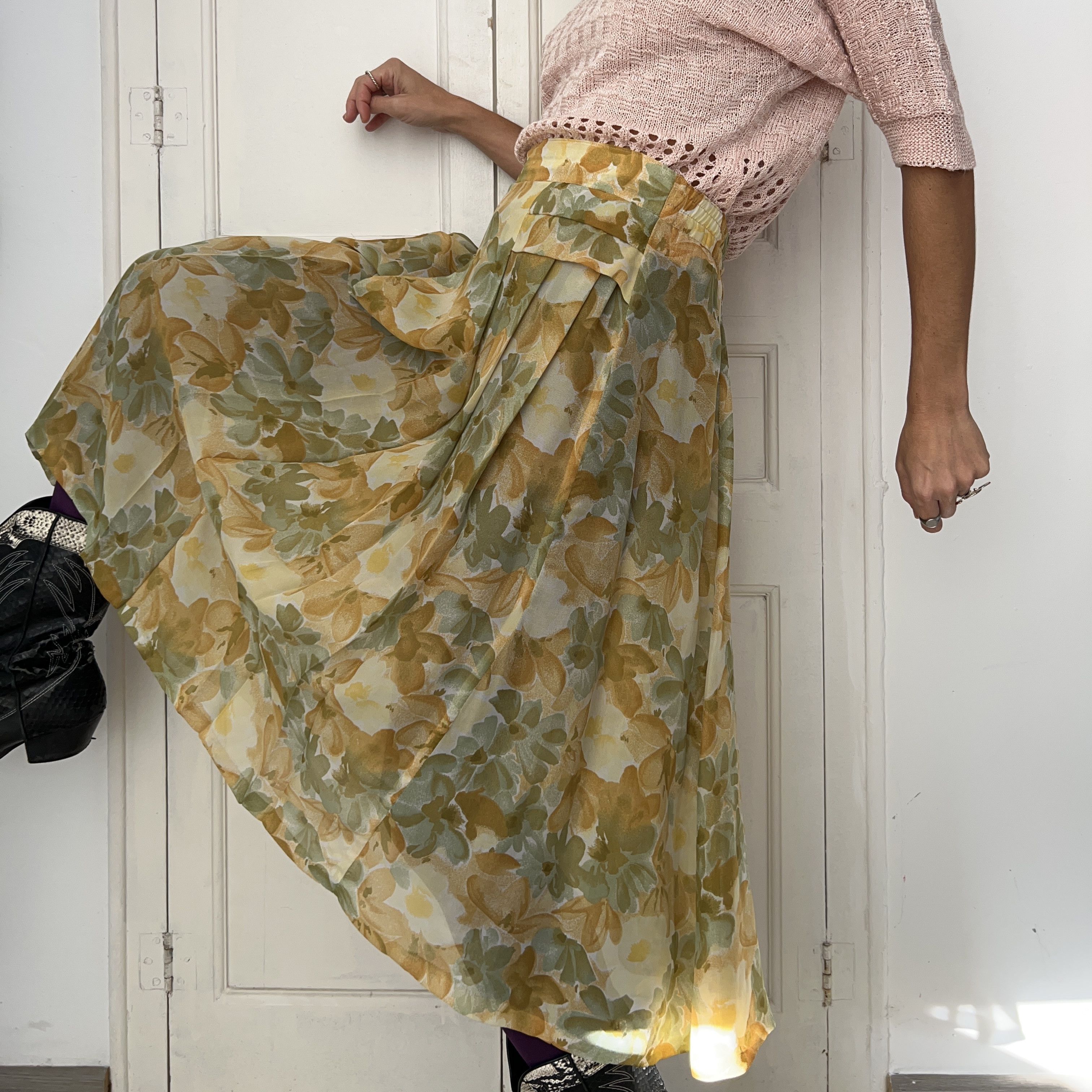 Vintage Vintage 90s Floral Midi Skirt Size 30" / US 8 / IT 44 - 4 Thumbnail