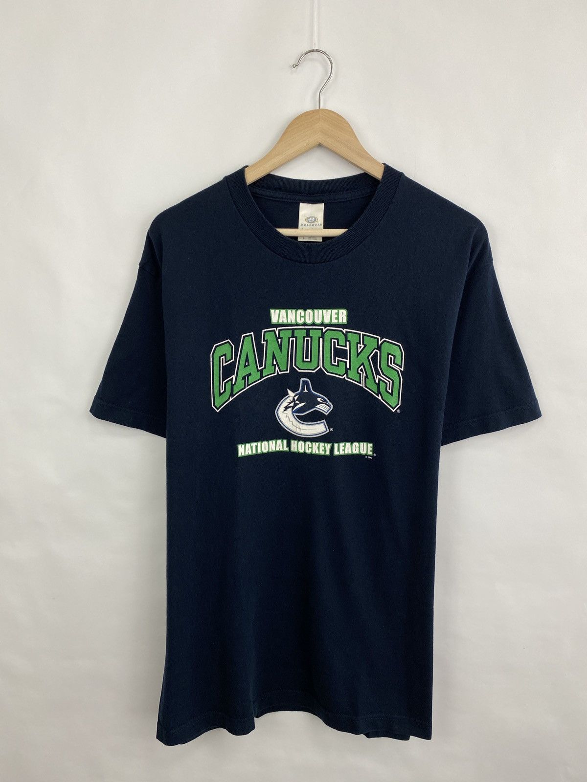 NHL 🇨🇦 Vintage 90s Vancouver Canucks NHL Athletic Jersey T-Shirt Size US L / EU 52-54 / 3 - 3 Thumbnail